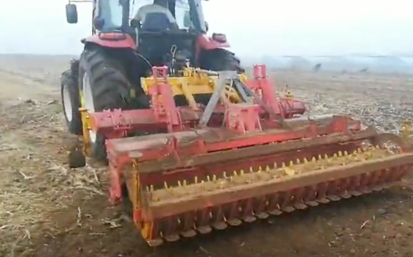 深松機，聯(lián)合耕整機作業(yè)視頻
